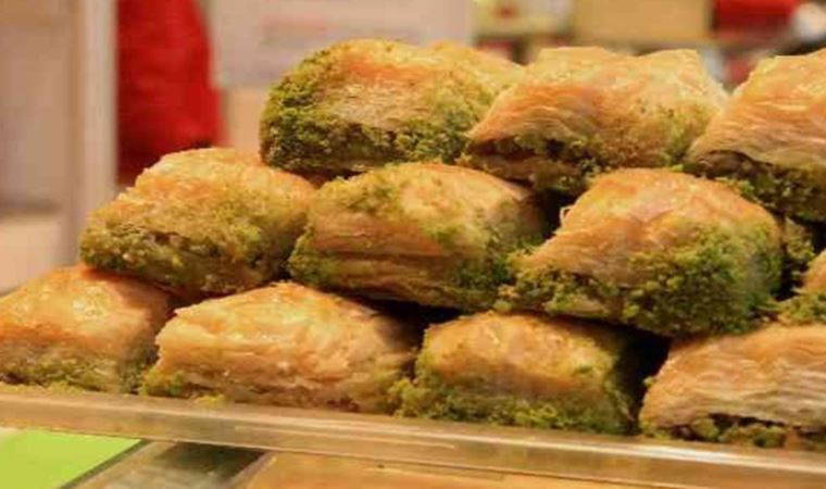 Baklavaya fıstık koymak hayal oldu: Yeşil sebzelerden koyuyorlar! (05 Haziran 2022)