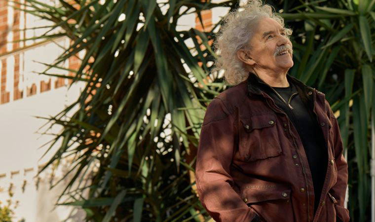 Şarkılar söylüyor çocuklar