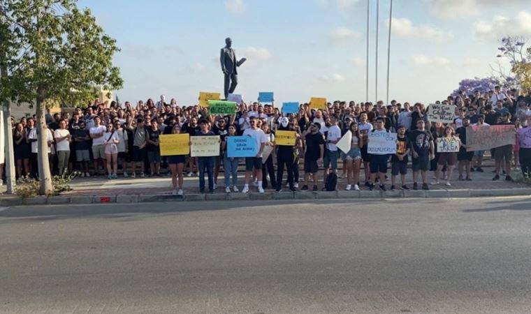 ODTÜ Kuzey Kıbrıs Kampüsü öğrencileri artan fiyatları protesto etti