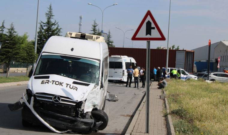 Kayseri'de işçi servisleri çarpıştı: 7 kişi  yaralı