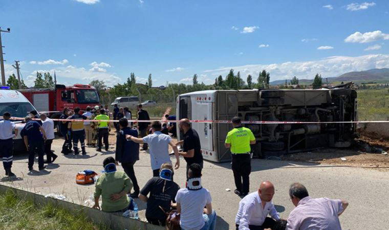 Ankara'da işçi servisi devrildi: Çok sayıda yaralı