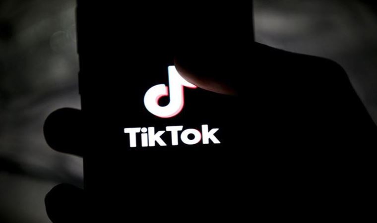 Amerika’da 82 yaşında süpermarkette çalışan bir savaş gazisi, TikTok kampanyasıyla emekli oldu