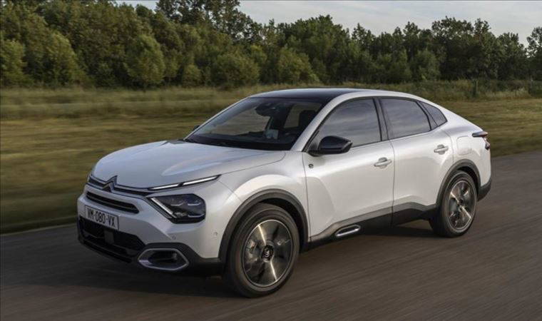 Citroen C4 X elektrikli, benzinli ve dizel seçenekleriyle Türkiye’de