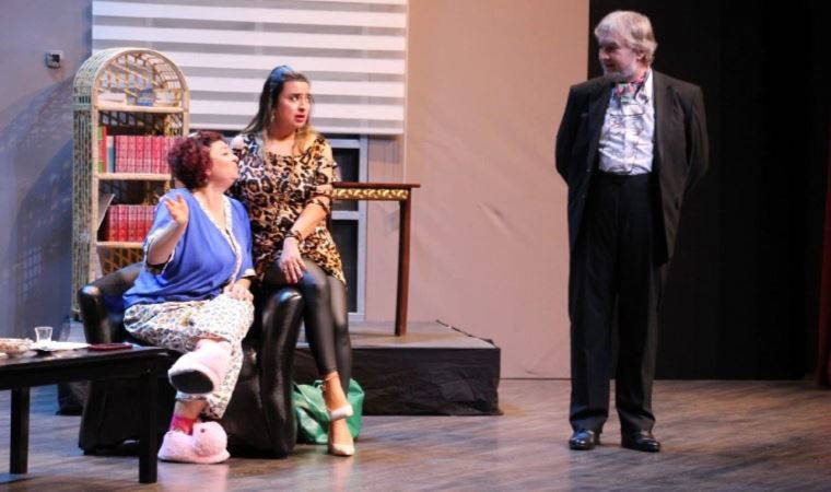 Aydın Büyükşehir Belediyesi Şehir Tiyatroları perdelerini açtı