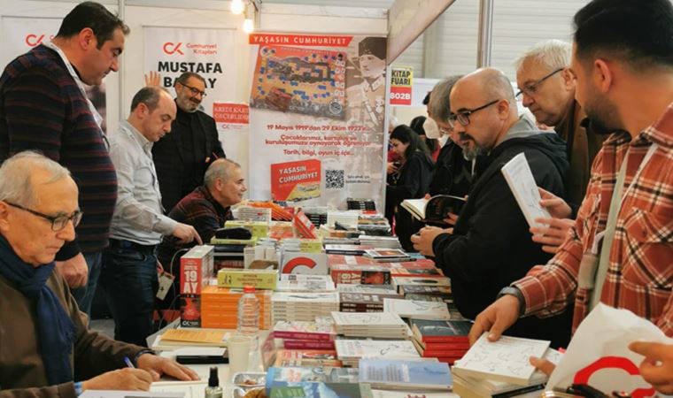 Yazarlarımız Adana'da kitapseverlerle buluştu