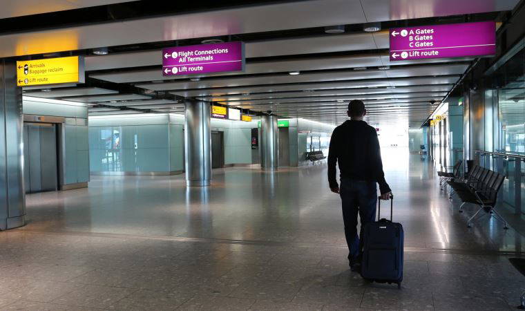 İngiltere'de Heathrow Havaalanı'nda bulunan uranyumla ilgili bir kişi gözaltına alındı