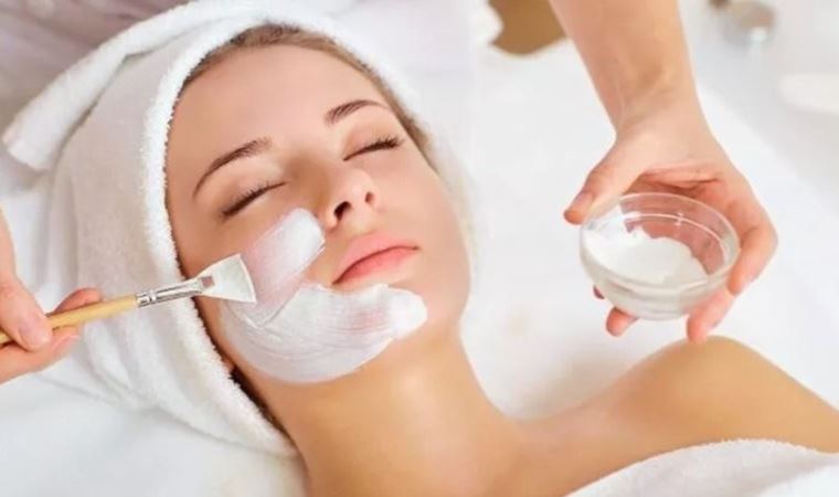 Uzmanı uyardı: 'Cilt yorgunluğunu geçirirken merdiven altı işletmelere dikkat'