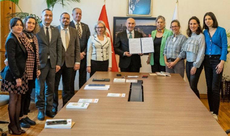 Başkan Soyer 'Zehirsiz kent İzmir' için imza attı