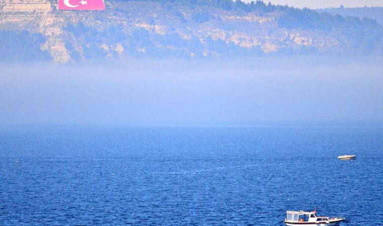 Çanakkale Boğazı 'sis' nedeniyle transit gemilere kapatıldı (02 Ocak 2023)