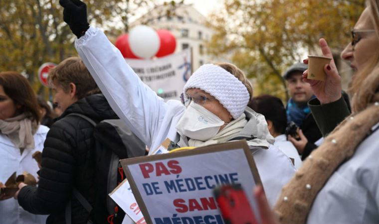 Fransa'da pratisyenler ulusal çapta grev kararı aldı: Grev, 8 Ocak'a kadar uzatıldı