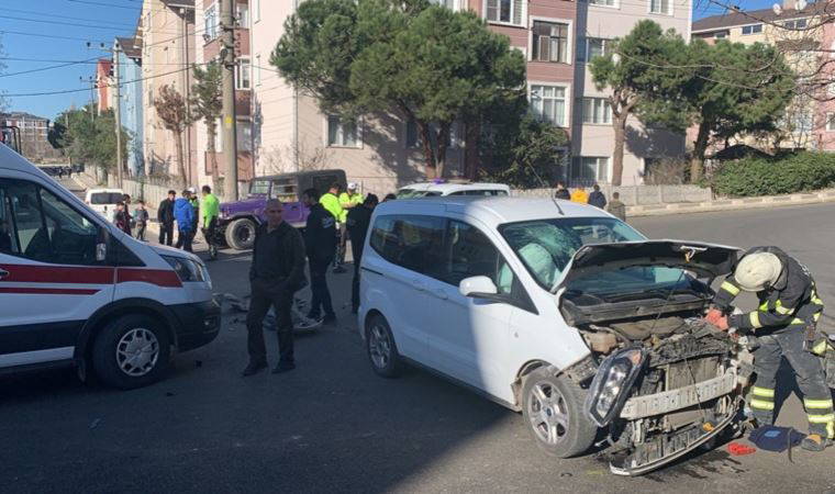 16 yaşındaki çocuk izinsiz aldığı arabayla kaza yaptı: 3 yaralı