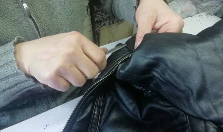 Yenisini alamayacak olan yurttaş mont tamirine yöneldi