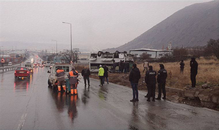 Son Dakika... Kayseri'de yoldan çıkan işçi servisi takla attı: 1 ölü, çok sayıda yaralı