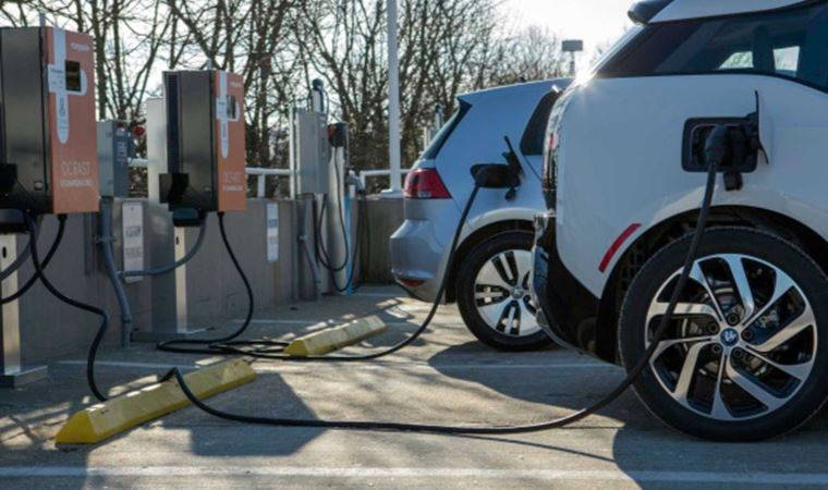 İngiltere'de elektrikli otomobil şarj altyapısı sorunu