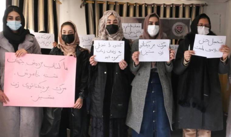 Taliban kadın öğrencilerin üniversite sınavına girmesini yasakladı