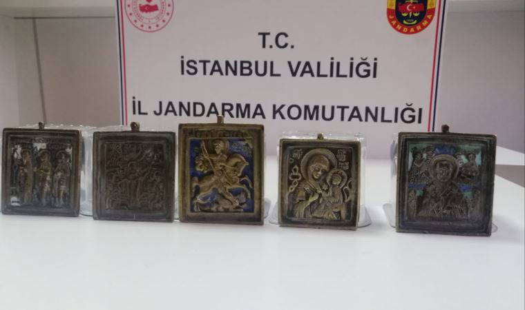İstanbul'da tarihi eserleri satmak isteyen 2 şüpheli yakalandı