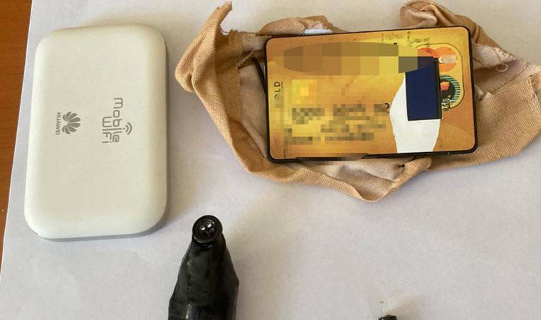 Ehliyet sınavında 'kopya' düzeneğiyle yakalandı