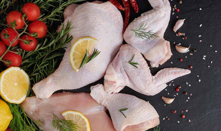 Tavuk haşlarken yapılan hata. Besin değerini yok ediyor! Yapmayın