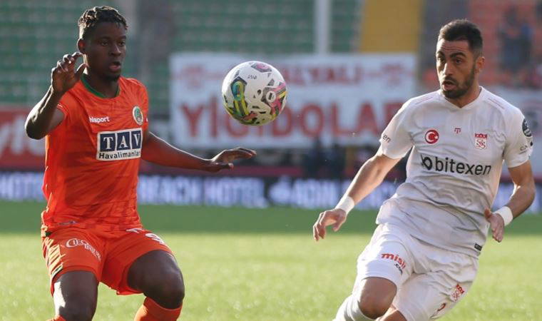 Sivasspor, Alanyaspor'u 3 golle geçti