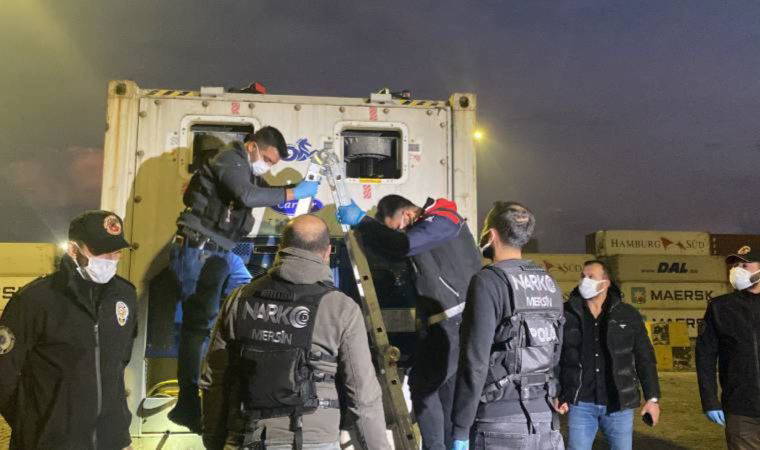 Mersin Limanı'nda, patates yüklü gemide 45 kilo 'kokain' ele geçirildi