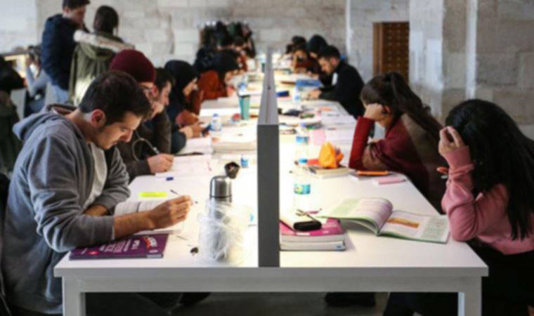 2 adayı da ‘tarif eden’ ilan