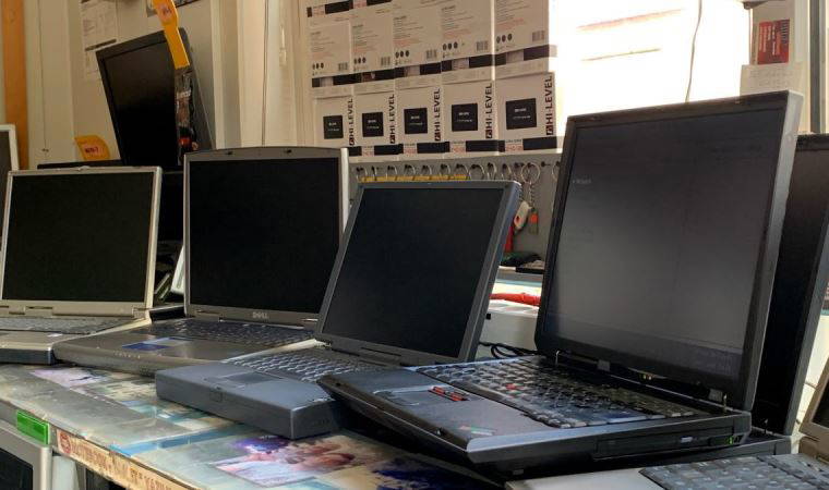 Fiyatlar fırladı: Yurttaşlar 30 senelik bilgisayarlara yöneldi