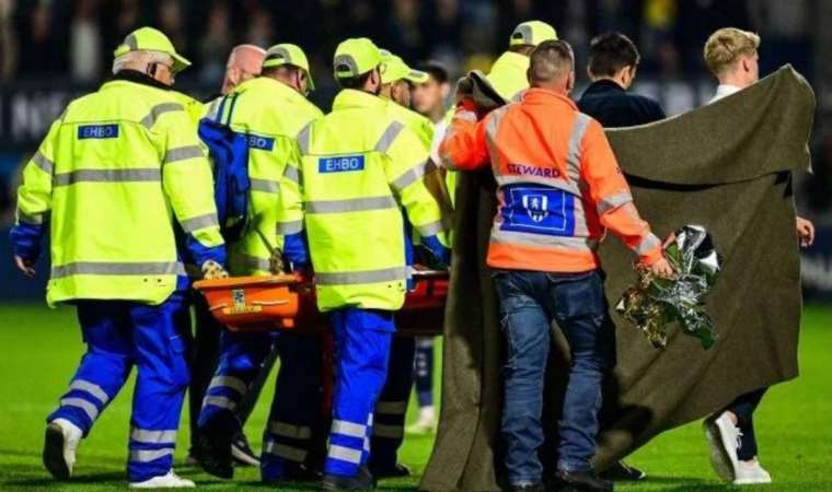 Waalwijk - Ajax maçı sakatlık nedeniyle yarıda kaldı!