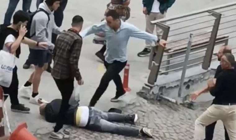 Esenyurt'ta dehşet görüntüler: Ev sahibi baba-oğul, anlaşamadıkları kiracıyı sokak ortasında dövdü