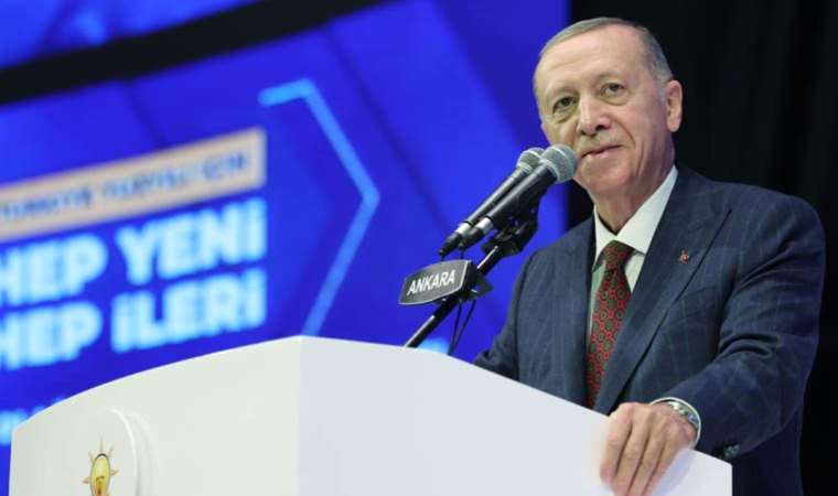 Erdoğan'ın eski metin yazarından yeni AKP yönetimine eleştiri: 'Yerel seçim için riskli...'