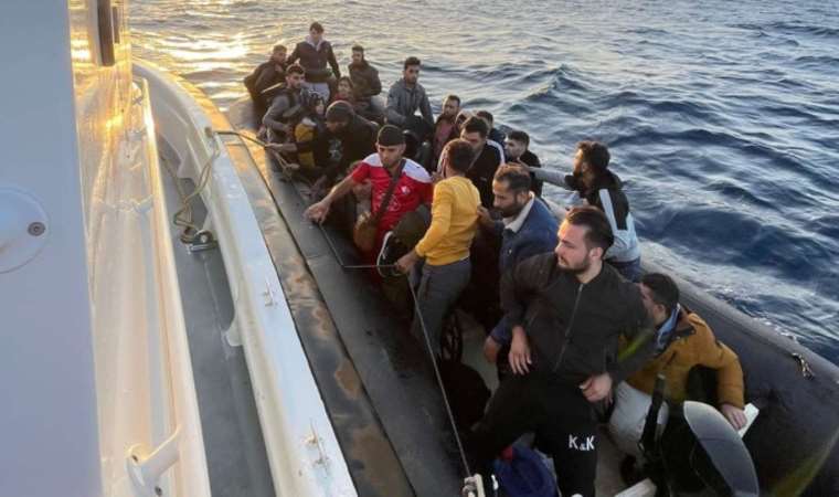 Türk sularına itilen 36 düzensiz göçmen Didim açıklarında kurtarıldı!