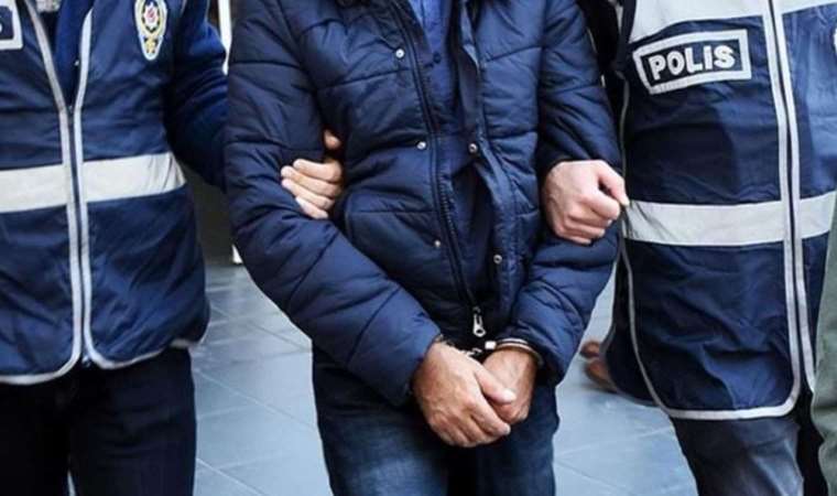 Kendilerini 'hakim' olarak tanıtıp emekli öğretmen çifti dolandırdılar!