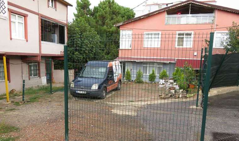 Ümraniye'de çit tartışması kavgaya dönüştü: 2 yaralı