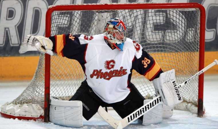 Petr Cech hokeyde de kalesine duvar ördü!