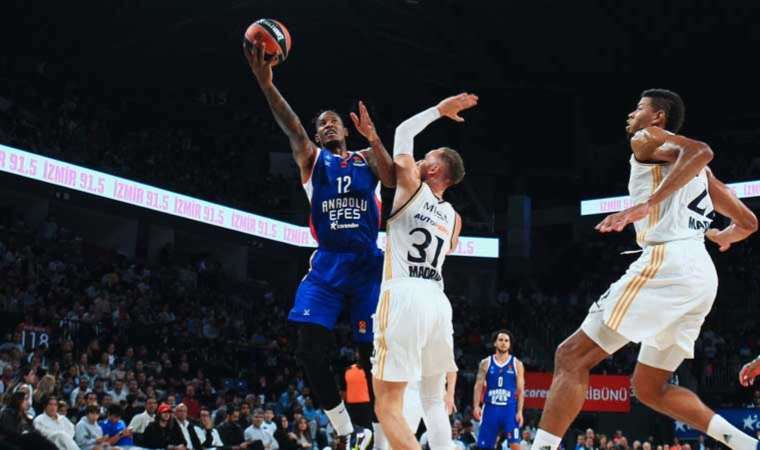 Anadolu Efes evinde Real Madrid'e diş geçiremedi!