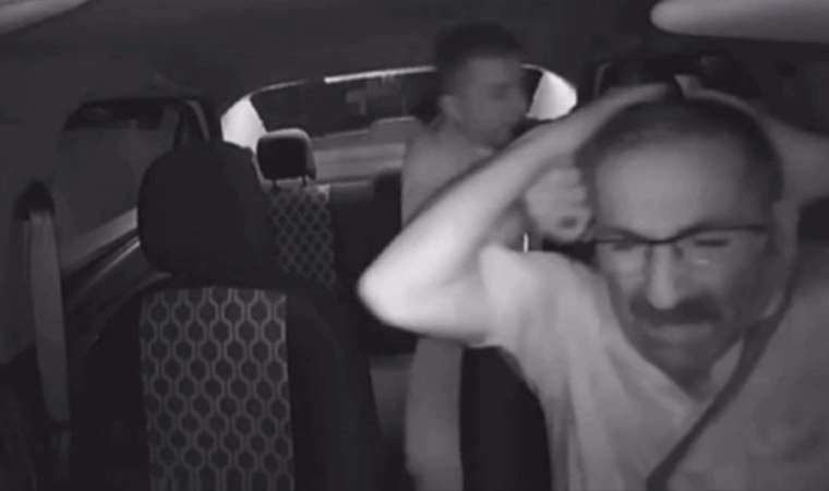 Taksiciye kaldırım taşı ile gasp girişimi!