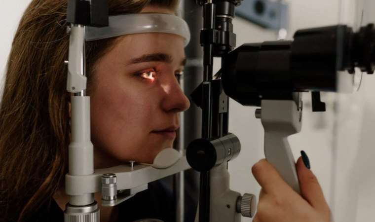 Göz muayenesi ile bir çok hastalığın teşhisi mümkün