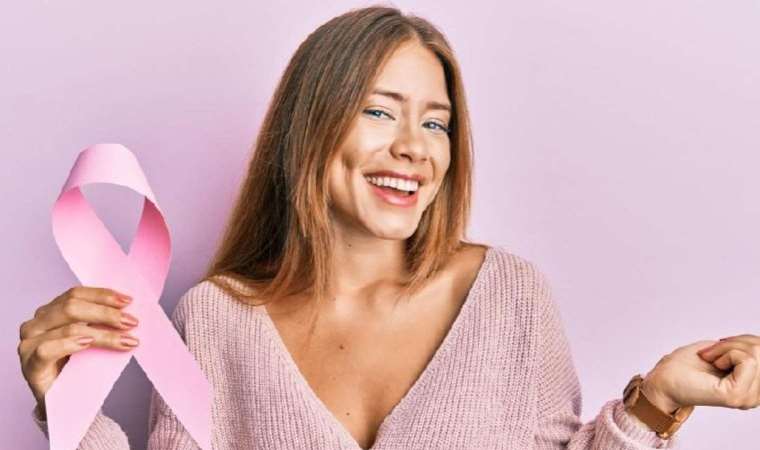 15 Ekim'de yapılacak iki şey: Pembe kurdele tak, meme kontrolü yap