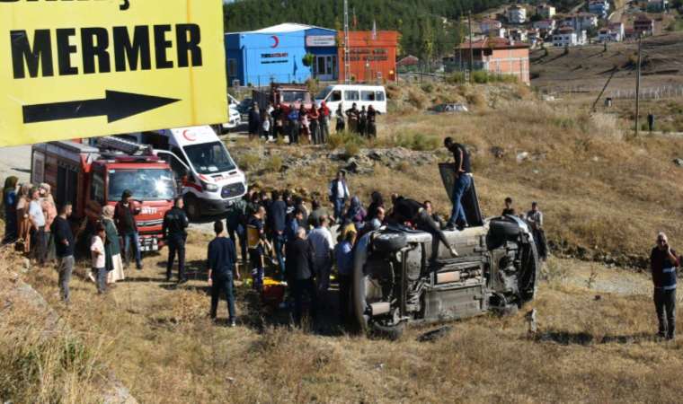 Sinop'ta otomobil tarlaya devrildi... Yaralılar var!