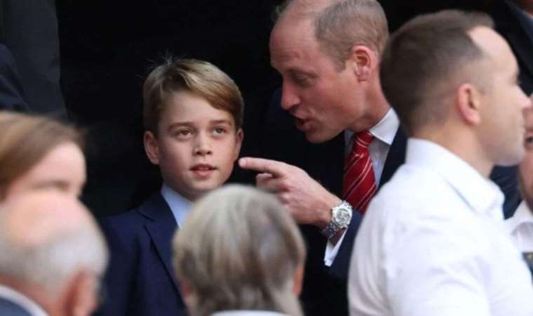 Prens William ile oğlu Prens George Fransa'da rugby Dünya Kupası maçında