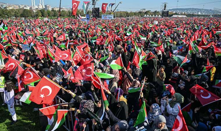 İstanbul'daki Filistin'e destek mitinginde Grup Yorum şarkısı çalındı
