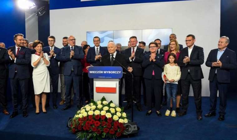 Polonya'da seçimlerden koalisyon hükümeti çıktı