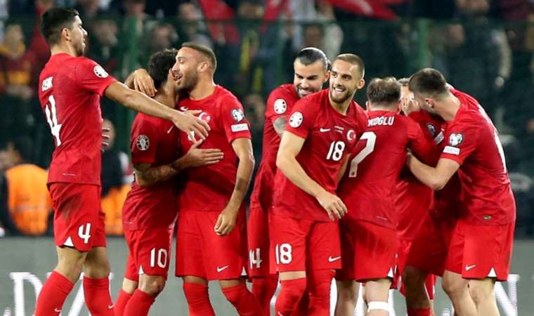 Alman basını, A Milli Futbol Takımı'nı yere göğe sığdıramadı