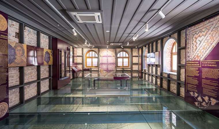 Belediye binasın restorasyonunda mozaikler keşfedildi şimdi müze olacak