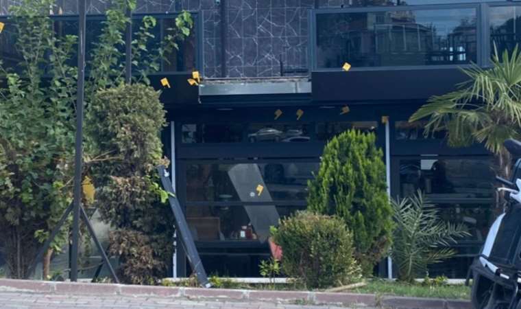 İstanbul'da uzun namlulu silahlarla restoranı taradılar!