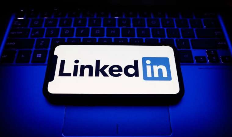 İş arama platformu LinkedIn, çalışanlarını işten çıkartmaya başladı