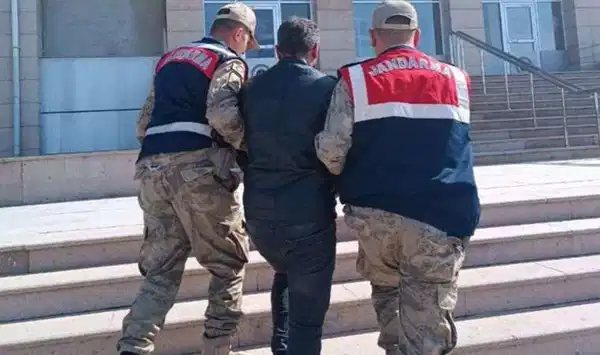 Van'da 'şok ev' baskını: 42 kaçak göçmen ile 1 organizatör yakalandı