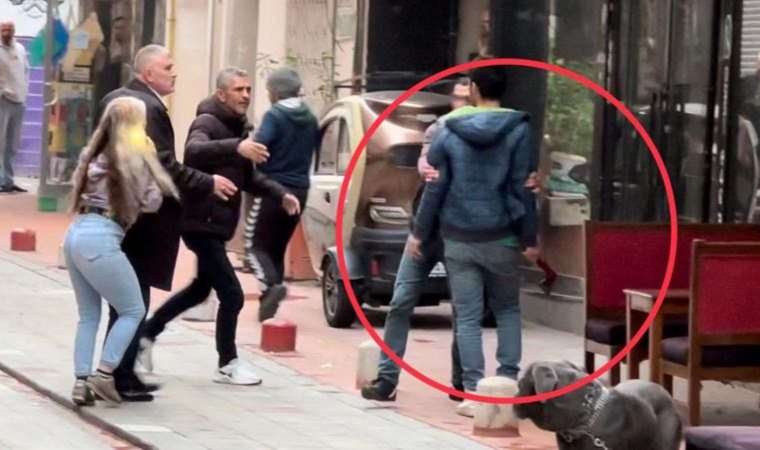 Kafede 'baltalarla' birbirlerine girdiler!