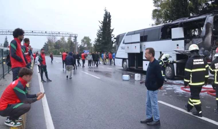 Hazırlık maçından dönüyorlardı... Futbolcuları taşıyan takım otobüsü yangında küle döndü