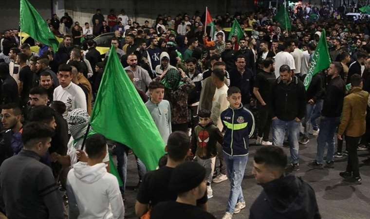 Doğu Kudüs ve Batı Şeria'da 100 Filistinliye gözaltı