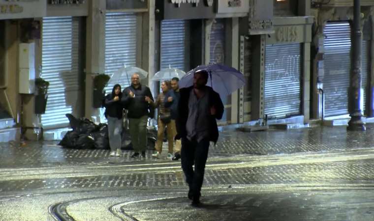 İstanbul'da yağış sabah saatlerine kadar sürdü